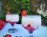 Foto langkah ke 3 dari resep Korean Stowberry Milk Latte.