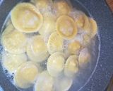 Foto del passaggio 13 della ricetta Pasta ripiena di cotechino al lambrusco su crema di lenticchie
