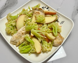 Foto del paso 5 de la receta: Pechuga de pollo con coliflor y manzana