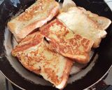 Foto langkah ke 2 dari resep French Toast.