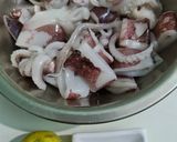 Foto langkah ke 1 dari resep 153. Cumi-cumi Saus Padang.