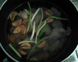 Foto langkah ke 4 dari resep Sayur Sop Ayam Kuah Bening (Tanpa Uleg Bumbu & Tidak Berminyak).