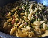 Foto del passaggio 1 della ricetta Mezze penne rigate ai pisellini