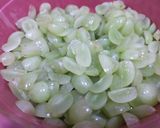 Foto langkah ke 2 dari resep Salad Buah Anggur.