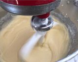 Foto langkah ke 5 dari resep Vanila Cake.