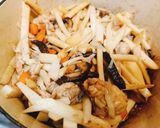 百菇綠竹筍煲飯(鑄鐵鍋版)的食譜步驟4照片