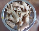 Hình bước làm 1 của món Chân gà ngâm sả tắc 😚