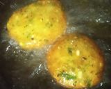 दही बड़े और प्लेन बड़े विथ टोमेटो सॉस (Dahi bade aur plain bade with tomato sauce recipe in hindi) रेसिपी चरण 4 फोटो