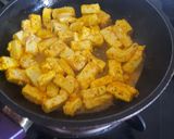 A picture of step 3 of Dhaba style paneer tikka masala.