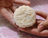 【影片】流心芒果乳酪冰皮月餅的食譜步驟16照片