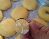 Foto langkah ke 5 dari resep 135. Donat ubi kuning bolong isi selai.