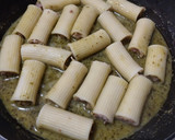 Foto del paso 6 de la receta: Rigatonis rellenos de carne asada en salsa pesto
