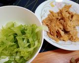 รูปขั้นตอนการทำที่ 2 ของ 🌯🥬สลัดอกไก่โรล (Wrap's Chicken Slad) - มื้อเช้าแสนง่าย