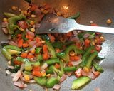 A picture of step 5 of Rava Upma.