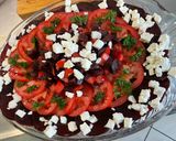 Une image de l'étape 8 de Salade de betteraves rouges et tomates à la feta et persil.