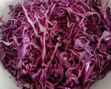 Foto del paso 4 de la receta: Ensalada de lombarda con salsa de yogurt