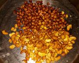 A picture of step 4 of Fried poha chivda (snacks).