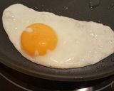 Tökéletes tükörtojás recept fázis 5 fotója