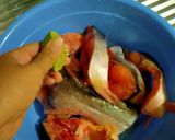 Foto langkah ke 2 dari resep Tips menyimpan ikan Patin mentah biar awet.