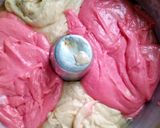 A picture of step 5 of Colorful sponge cake.