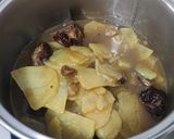 A picture of step 4 of Potato Pork Leg.