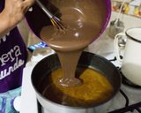 A picture of step 5 of Chocoflan (Impossible Cake).