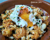 Foto del paso 9 de la receta: Patatas revolconas con bacalao y huevo poché