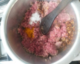 A picture of step 3 of Minced Meat n Egg#Theme Challenge.