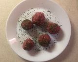 Foto del paso 3 de la receta: Verduras a la plancha con albóndigas de pavo y tomate triturado