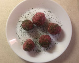 Foto del paso 3 de la receta: Verduras a la plancha con albóndigas de pavo y tomate triturado