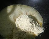 A picture of step 2 of Besan Sooji Halwa.