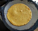 A picture of step 3 of Thepla.
