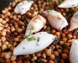 Foto del paso 8 de la receta Garbanzos con calamares y panceta ibérica