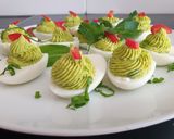 Medvehagymás-sajtkrémes töltött tojás recept fázis 4 fotója