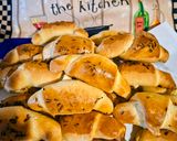 Köménymagos sörkifli sajtkrémmel,sajttal töltve 🥐🥐🥐 recept fázis 7 fotója