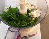 Une image de l'étape 2 de Pesto à la roquette et au chèvre frais.