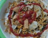 A picture of step 5 of Dahi phulki chat.