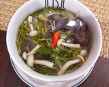 รูปขั้นตอนการทำที่ 4 ของ 🍄🌶..แกงเห็ดสูตรใส่ใบชะอม+ใบแมงลัก🍃