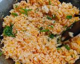 Foto langkah ke 5 dari resep Nasi Goreng Merah dengan Udang.