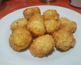 Foto langkah ke 5 dari resep Melt Cheese Rice Ball.