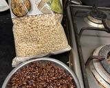 A picture of step 2 of Jowar puff laddo.