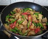 Foto langkah ke 3 dari resep Oseng krecek kering, Cabe ijo.