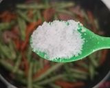 Hình bước làm 9 của món Đậu cô - ve xào thịt nạc