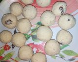 बिन पाकचे रवा लाडू (Bina Pakache Rava Ladoo Recipe In Marathi) रेसिपी स्टेप 5 फोटो 