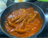 Foto del paso 3 de la receta: Salchichas con tomate