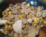 Foto del paso 4 de la receta: Empanada de champiñones, maíz y gorgonzola