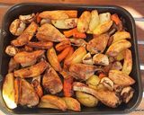 Une image de l'étape 2 de Pilons de poulet aux légumes au four.