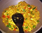 Foto langkah ke 6 dari resep Nasi Goreng Sayuran.