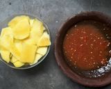 Foto langkah ke 2 dari resep Rujak mangga petis madura.