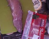 Sertés szűzpecsenye baconbe tekerve krumplipürével recept fázis 1 fotója